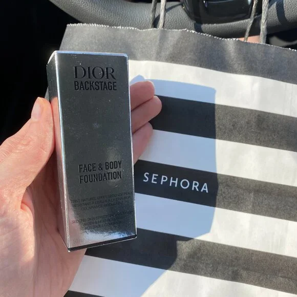 Dior Backstage Foundation - Picture 3 of 5